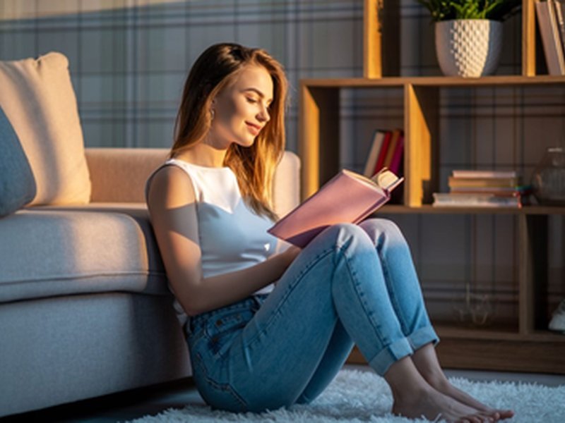 मनोरंजन और ज्ञान ही नहीं बीमारियों को दूर करने में भी कारगर किताबें, जानें बिब्लियोथेरेपी के फायदे