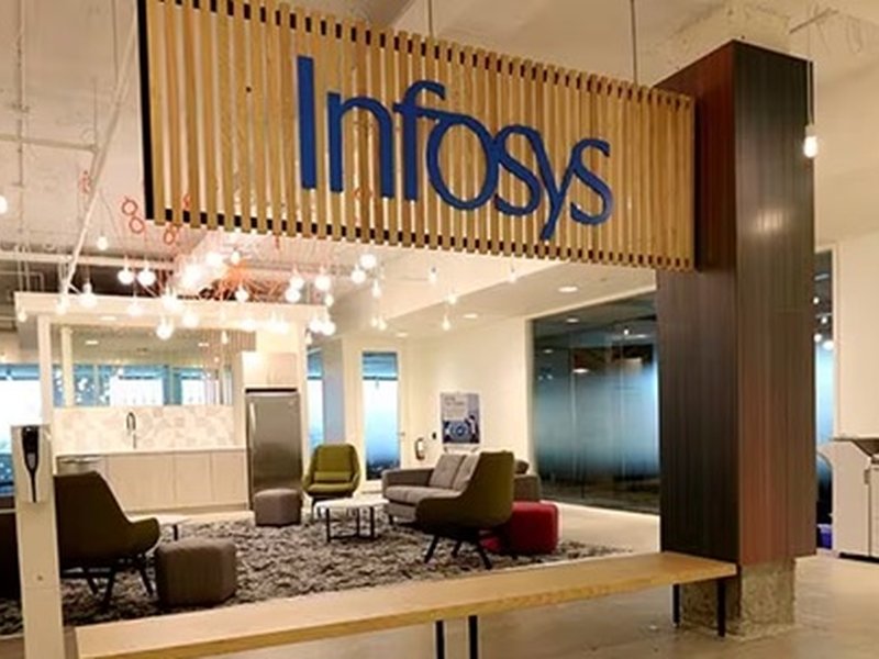 Infosys Q4 net profit rises 28 pc QoQ, headcount falls over 8k