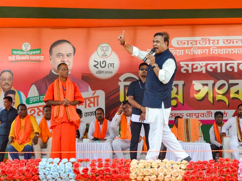 Howrah: Assam Chief Minister Himanta Biswa Sarma addresses a public meeting in support of the BJP candidate from the Uluberia Assembly constituency Swami Mangalananda Puri, ahead of the polling in the second phase of West Bengal Assembly elections in Howrah district on Thursday, April 23, 2026. (Photo: IANS)