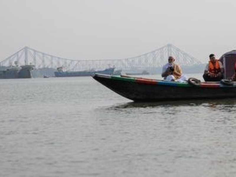 PM Modi visits Hooghly river, reaffirms commitment to West Bengal’s development amid ongoing polls
