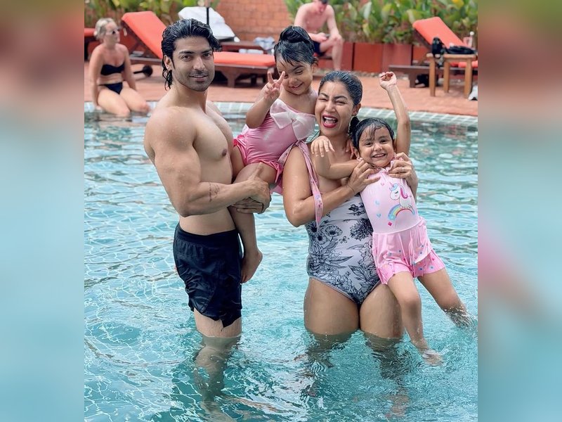 Gurmeet Choudhary joins wife Debinna Bonnerjee & daughters on their all girls’ trip to Bangkok 