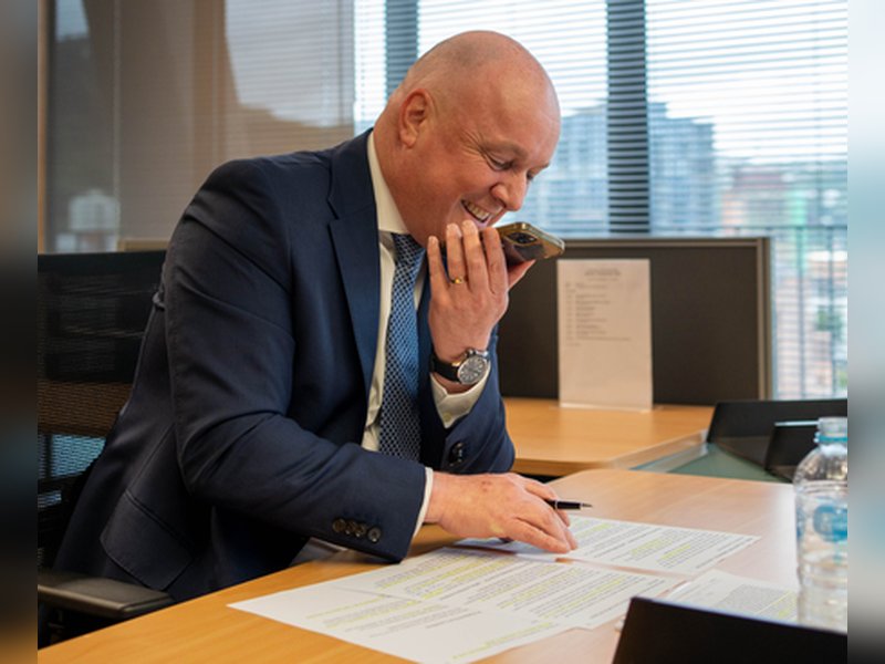 भारत और न्यूजीलैंड एफटीए पर 27 अप्रैल को हस्ताक्षर करेंगे : न्यूजीलैंड के प्रधानमंत्री क्रिस्टोफर लक्सन