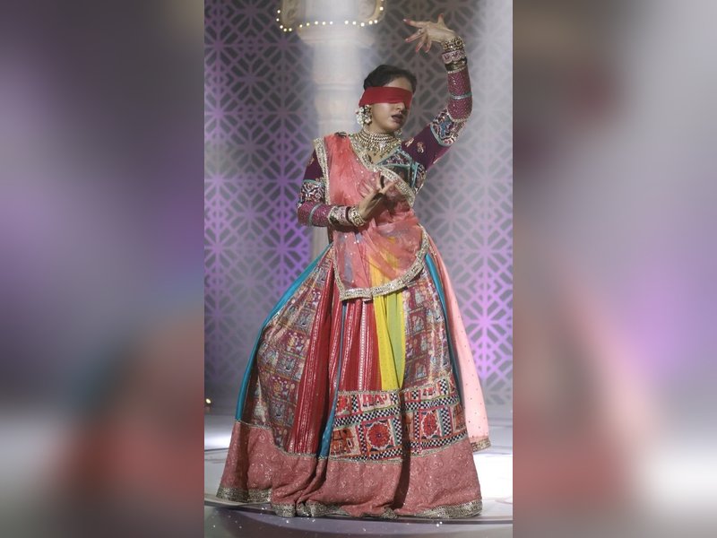 Deepika Singh performs blindfolded dance on Aishwarya Rai’s ‘Dola Re Dola’ for ‘Mangal Lakshmi’