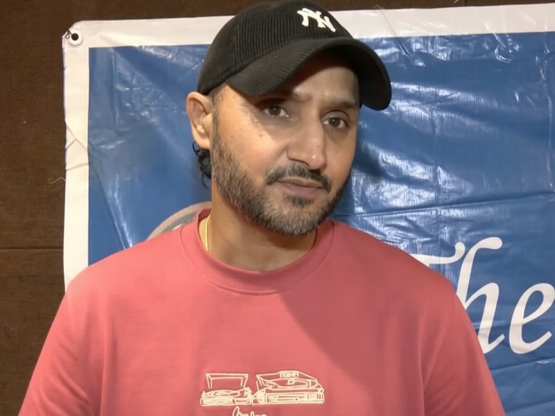 'बुमराह के अलावा बाकी खिलाड़ियों को भी लेनी होगी जिम्मेदारी', एमआई की खराब फॉर्म पर बोले हरभजन