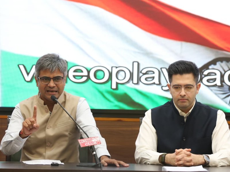 'आप' को 'जोर का झटका', इन सांसदों ने किया पार्टी छोड़ने का ऐलान, राघव चड्ढा ने गिनाए नाम