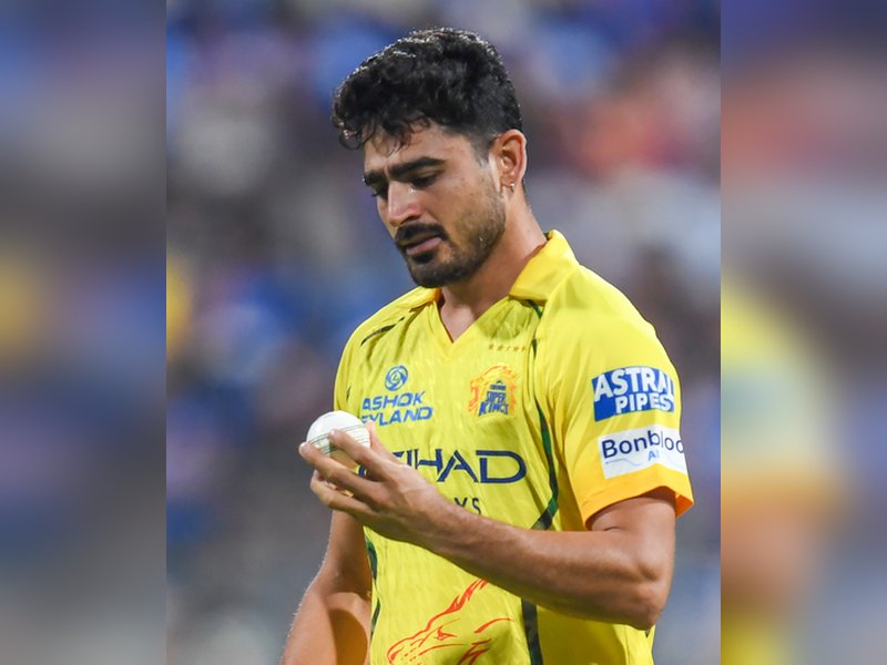 सिर से उठा मां-पिता का साया, फिर भी मैदान पर खेलने उतरे ये भारतीय खिलाड़ी