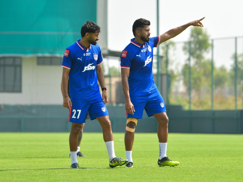 Bengaluru FC face Mumbai City FC's challenge in the at the Indian Super League (ISL) 2025-26 at the Sree Kanteerava Stadium in Bengaluru on Saturday. Photo credit: AIFF 