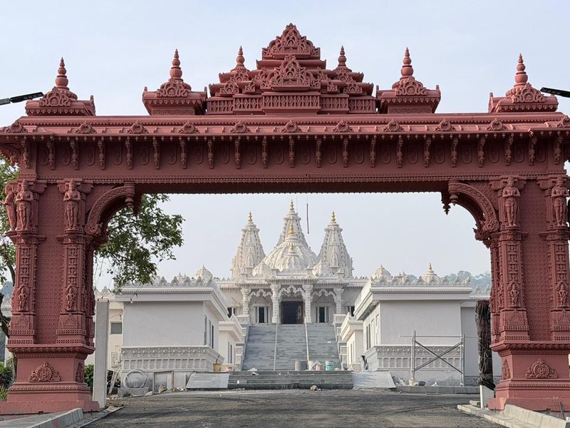 पालघर में बीएपीएस स्वामिनारायण मंदिर का मूर्ति प्रतिष्ठा महोत्सव भव्यता के साथ संपन्न, सीएम ने दी शुभकामनाएं