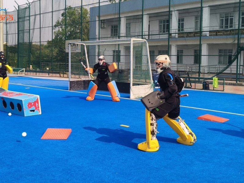 David Williamson is conducting a special goalkeeping camp for Indian women’s hockey team currently being held from April 22 to May 2 at the SAI, Bengaluru. Photo credit: Hockey India
