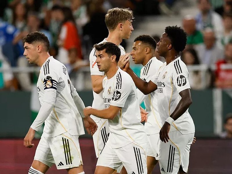 Late Bellerin goal all but ends Real Madrid's La Liga title hopes