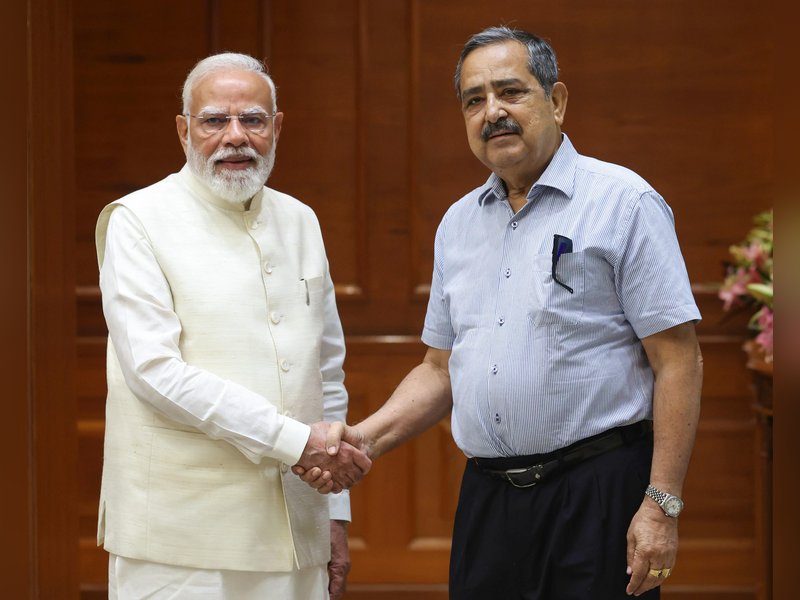 नीति आयोग के नवनियुक्त उपाध्यक्ष डॉ. अशोक लाहिड़ी ने प्रधानमंत्री मोदी से की मुलाकात