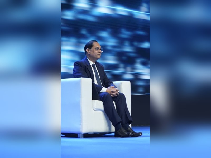 टेक्नोलॉजी बदल रही ट्रेडिंग, निवेश और सलाह के तरीके: सेबी चेयरमैन