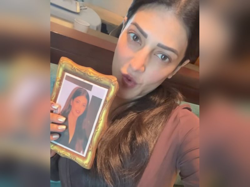 Shruti Haasan receives a special photo frame as gift but with a fun twist 