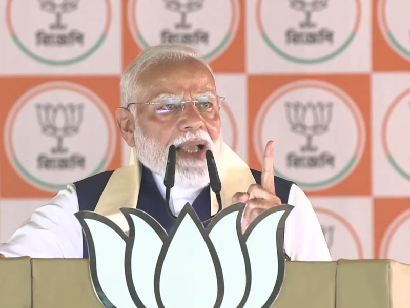 बोंगांव रैली में पीएम मोदी बोले-टीएमसी की निर्ममता से मां रोई, माटी बिकी, मानुष हुआ पलायन को मजबूर