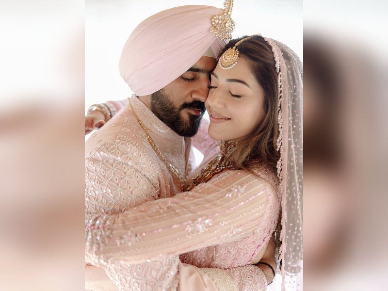 Mehreen Pirzadaa makes for a beautiful bride as she finally takes the plunge 