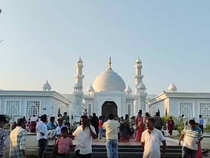 Son builds 'Taj Mahal' in TN's Thiruvarur out of love for his late mother