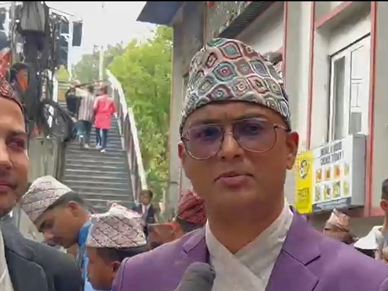 पीएम मोदी के स्वागत के लिए लोगों की भारी भीड़