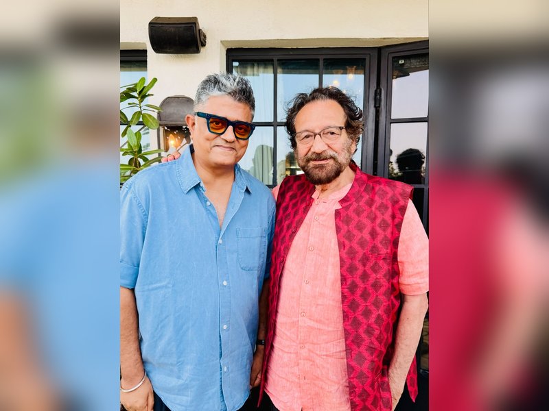 Gajraj Rao runs into the 'Bandit Queen' maker Shekhar Kapur