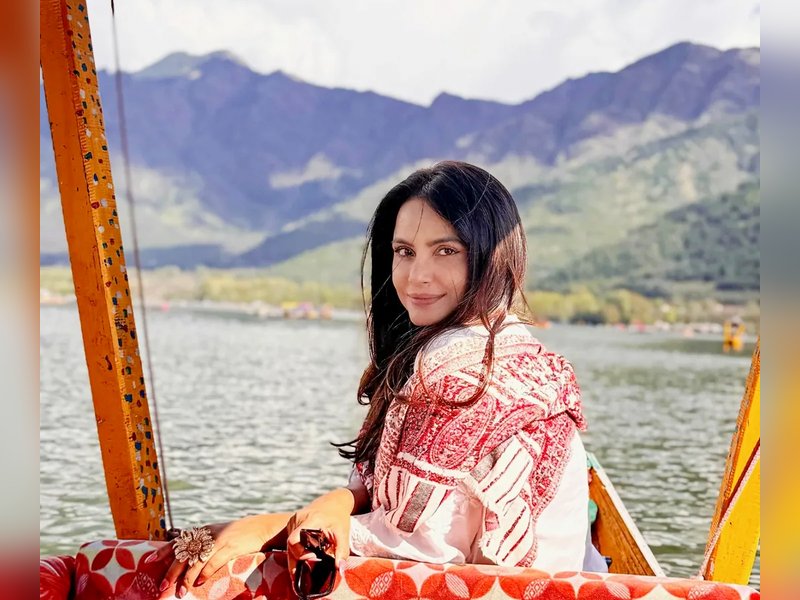 Neetu Chandra says she's glad she doesn't come from privileged family in Bollywood: Have nothing to lose