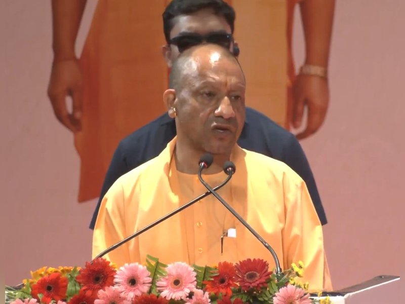 सीएम योगी का ऐलान, यूपी पुलिस में इस साल होगी एक लाख नई भर्ती   