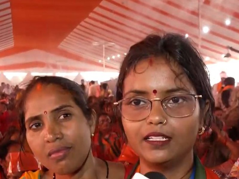 Massive turnout at Mahila Sammelan in Varanasi; PM Modi to address 50,000 women