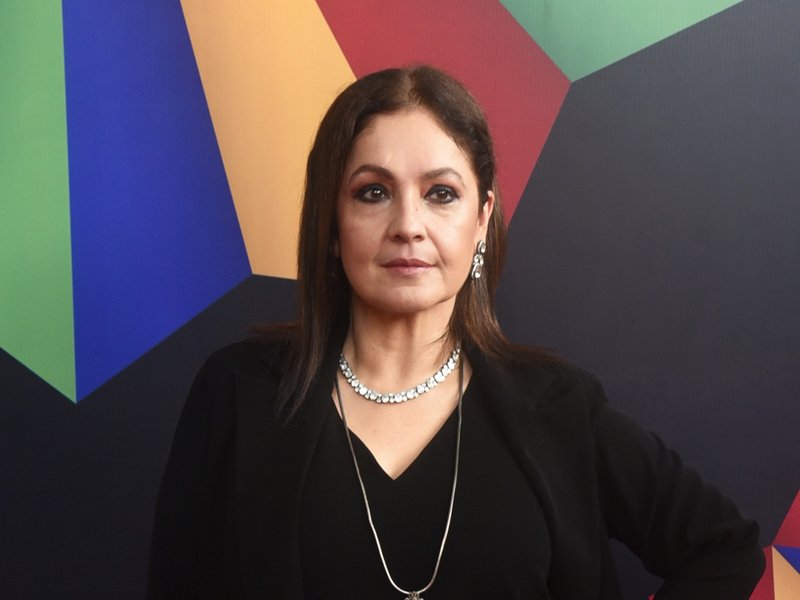 Pooja Bhatt recalls how Mahesh Bhatt stood against the idea of dubbing her voice in 'Daddy'