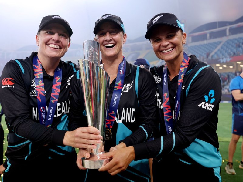 Devine & Tahuhu confirm retirement; Nensi, Izzy earn maiden T20 WC call-up as NZ name squad