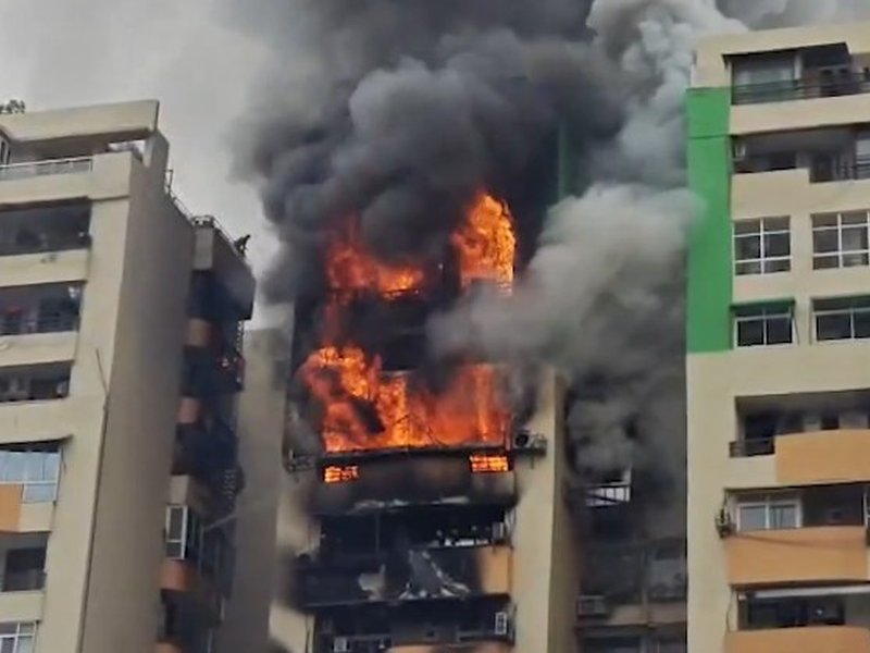 Massive blaze engulfs 8 flats in multi-storey building in Ghaziabad's Indirapuram