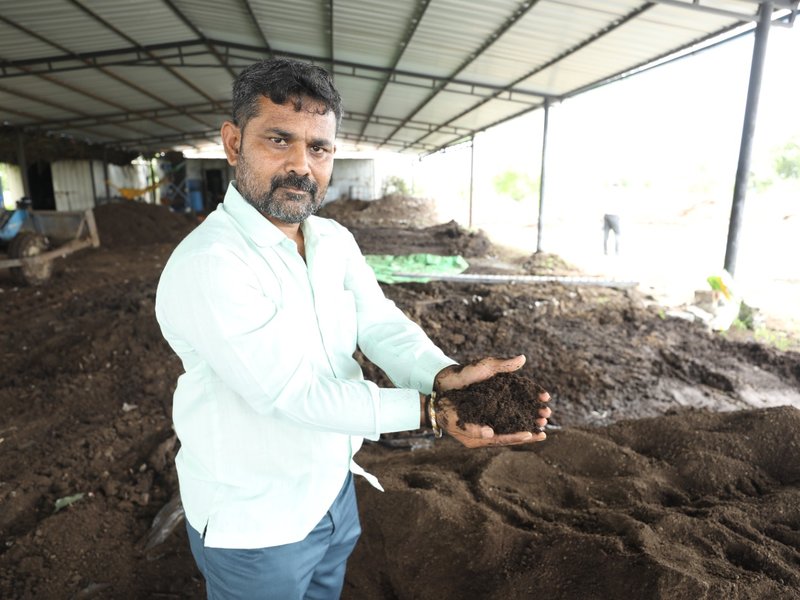 जैविक खाद में आत्मनिर्भर बनाने के लिए सूरत के किसान का यज्ञ : 'धनजीवामृत' का औद्योगिक स्तर पर उत्पादन किया शुरू