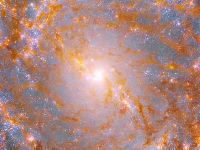 'पिनव्हील गैलेक्सी' क्या है? नासा ने दिखाई 25 मिलियन प्रकाश वर्ष दूर स्पेस की खूबसूरत झलक