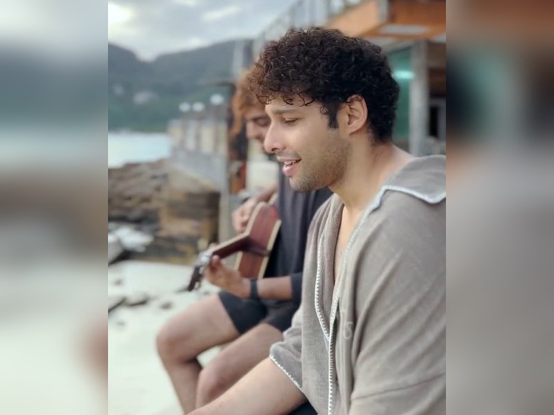 Siddhant Chaturvedi treats with his music single ‘Rehna’ on his birthday