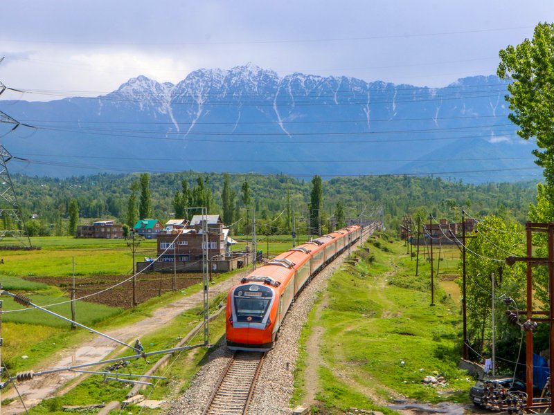Govt clears Rs 895 crore railway projects to boost metro capacity, safety
