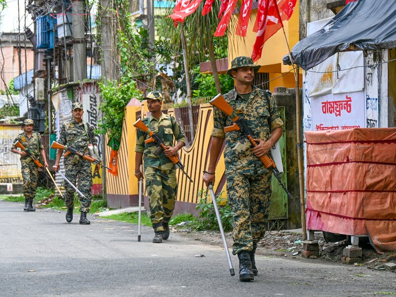 बंगाल चुनाव : जबरदस्त सुरक्षा व्यवस्था से बंपर वोटिंग, 'भद्रलोक' ने 'सोनार बांग्ला' की दिखाई राह