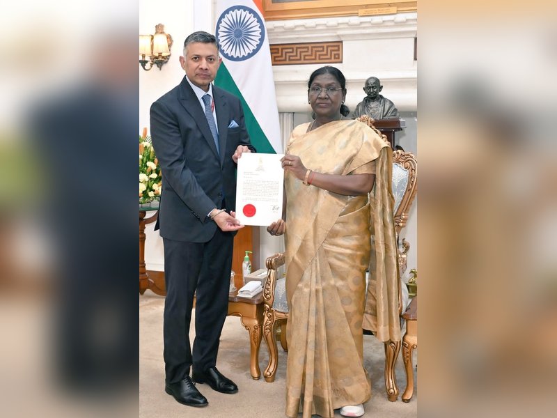 चीन में भारत के राजदूत विक्रम दोराईस्वामी ने राष्ट्रपति मुर्मु से की मुलाकात, हासिल किया परिचय पत्र 
