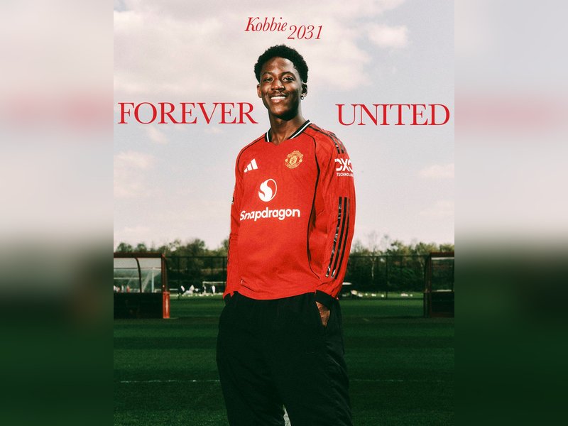 Midfielder Kobbie Mainoo signs new Manchester United deal until 2031. Photo credit: Manchester United/X