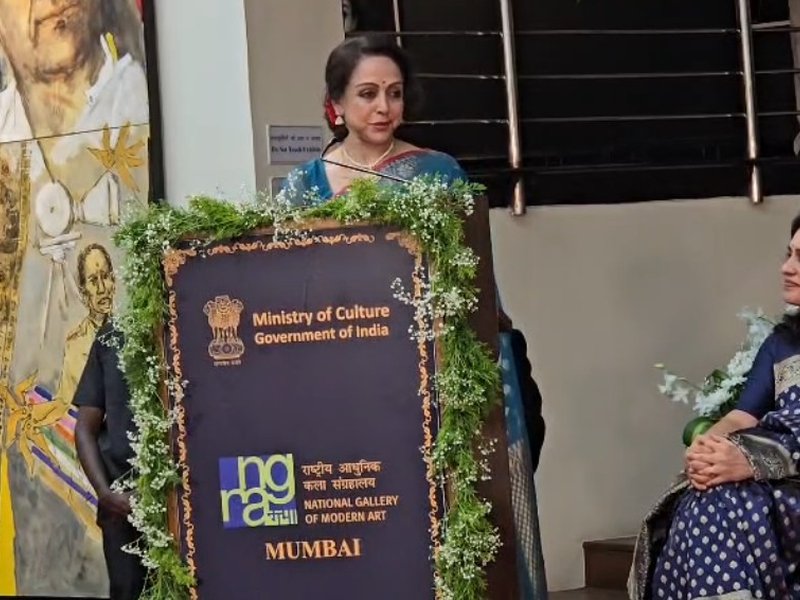 A teary-eyed Hema Malini remembers Dharmendra: Don't know how I am going to cope up 