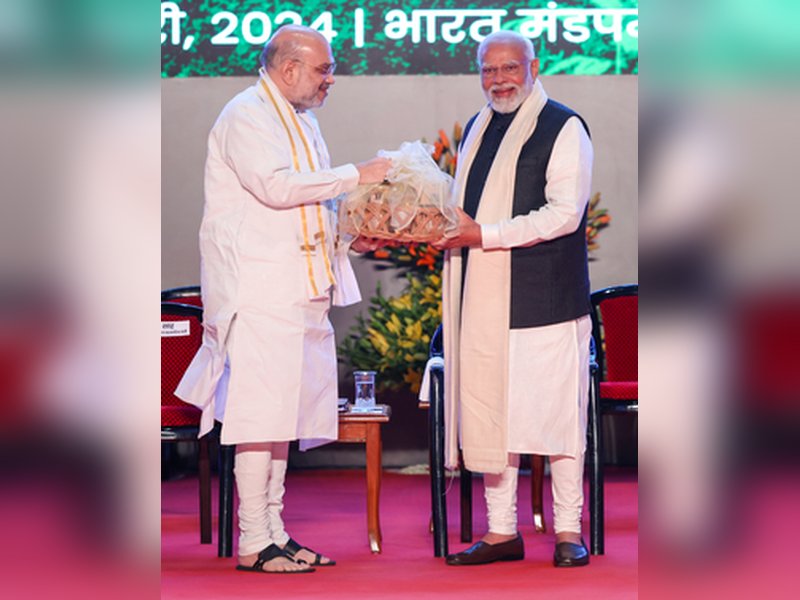 पीएम मोदी, अमित शाह ने दी महाराष्ट्र और गुजरात दिवस की शुभकामनाएं