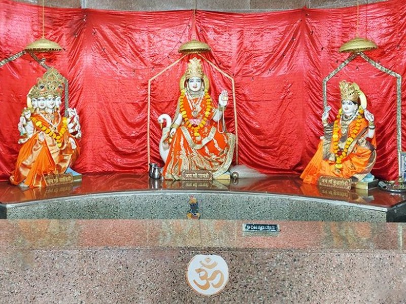 द्वारका के पास गायत्री शक्तिपीठ: त्रिदेवियों के दिव्य दर्शन और आध्यात्मिक अनुभव का स्थान