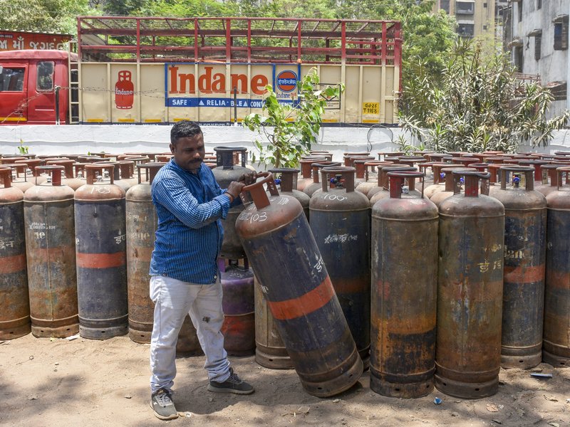 Around 47 lakh domestic LPG cylinders delivered in a day against 47.4 lakh bookings