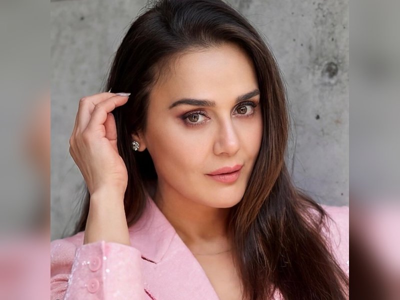 When Preity Zinta reacted to Kareena Kapoor Khan constantly raving about losing ‘Kal Ho Naa Ho’ to her