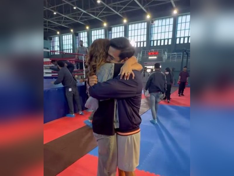 Kriti Kharbanda gives the tightest hug to the 'most wonderful boy' Pulkit Samrat