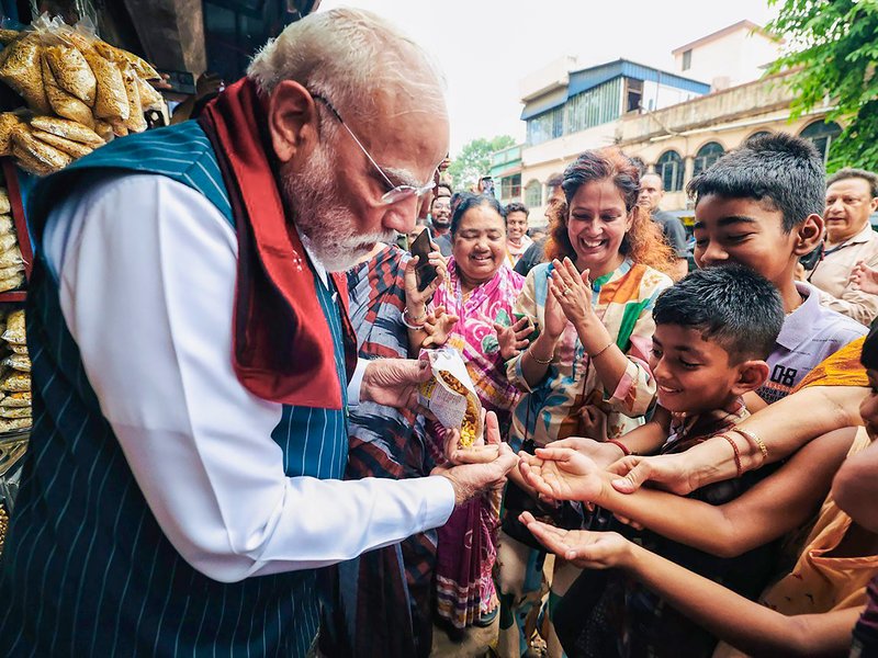 ‘Jhalmuri’ turns into symbol of BJP’s Bengal surge as leaders celebrate early lead with iconic snack