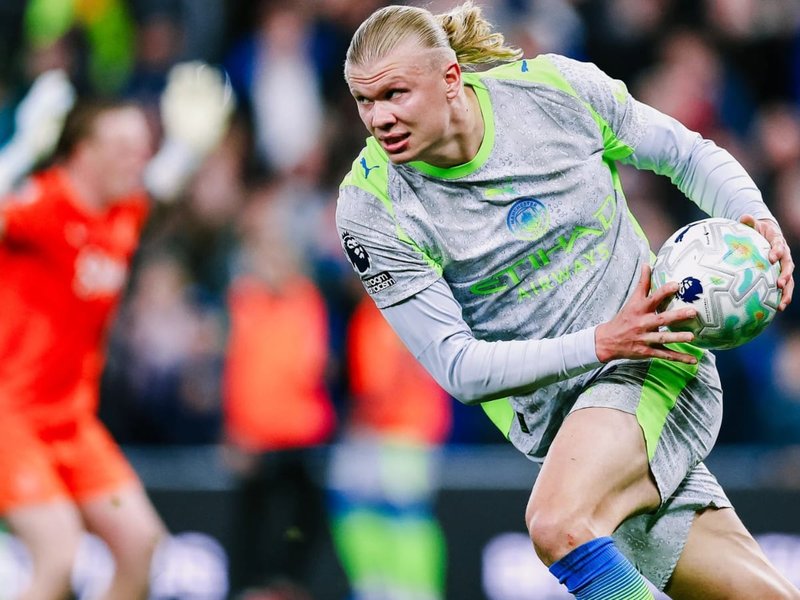 Premier League: Man City slip up in title race with 3-3 draw at Everton