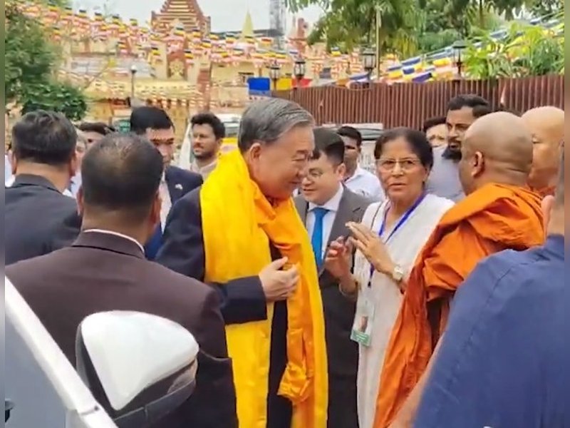 Vietnam Prez To Lam offers prayers at Mahabodhi Temple in Bodh Gaya
