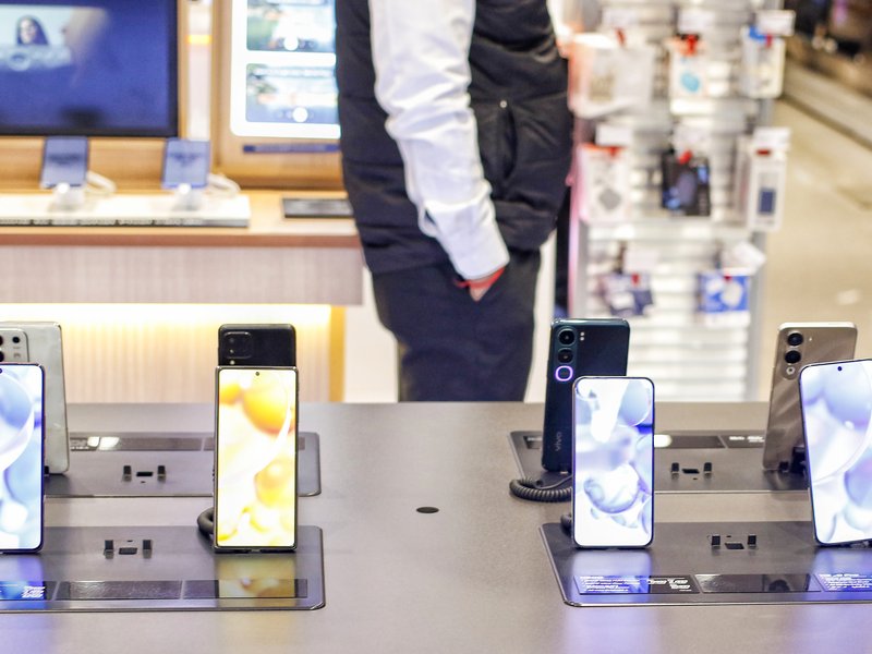 Memory price surge drags India smartphone market in Q1 amid geopolitical tensions