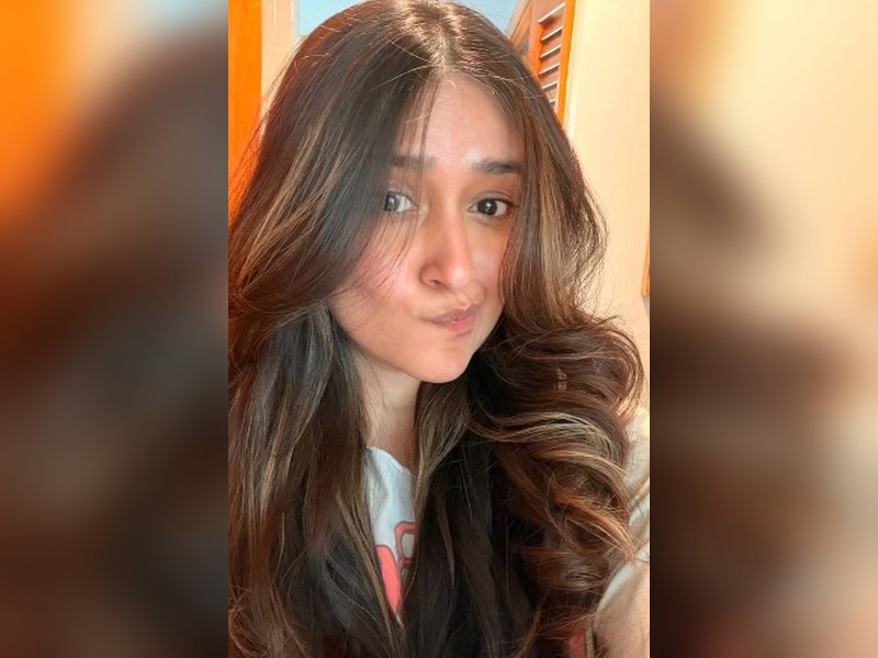 Ileana D'Cruz flaunts perfectly blown-out hair until her son takes over the spotlight