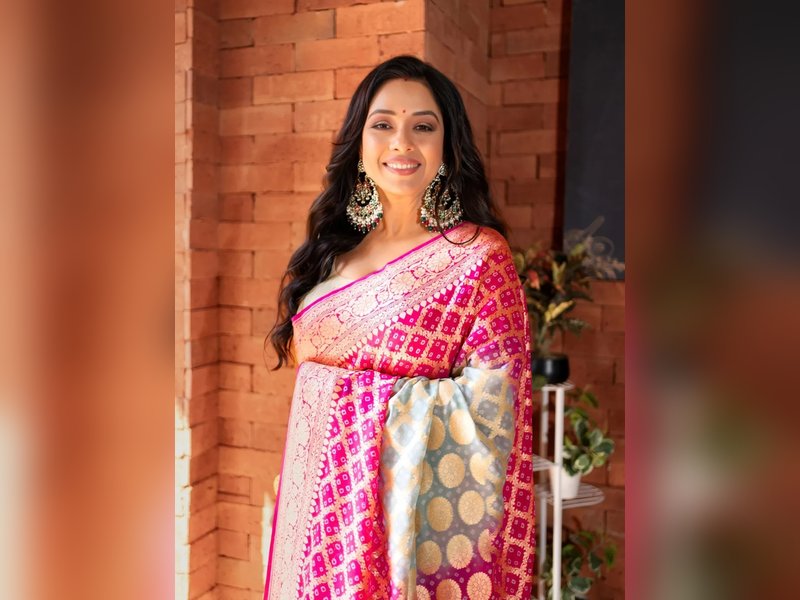 Rupali Ganguly plants a tree in her father's name ahead of World Environment Day 