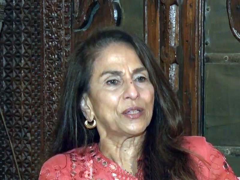 विजय को राजनीति में मौका मिलना चाहिए, अनुभव की कमी के आधार पर उन्हें जज न करें : शोभा डे