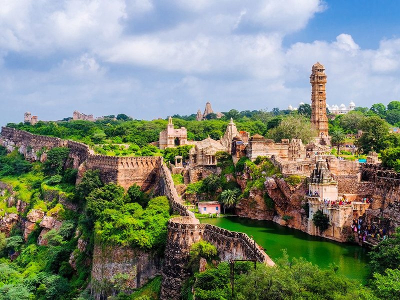 राजस्थान: 700 एकड़ में फैला 7वीं सदी का यह किला, जहां भीम के पैर पटकने से बना था जलाशय