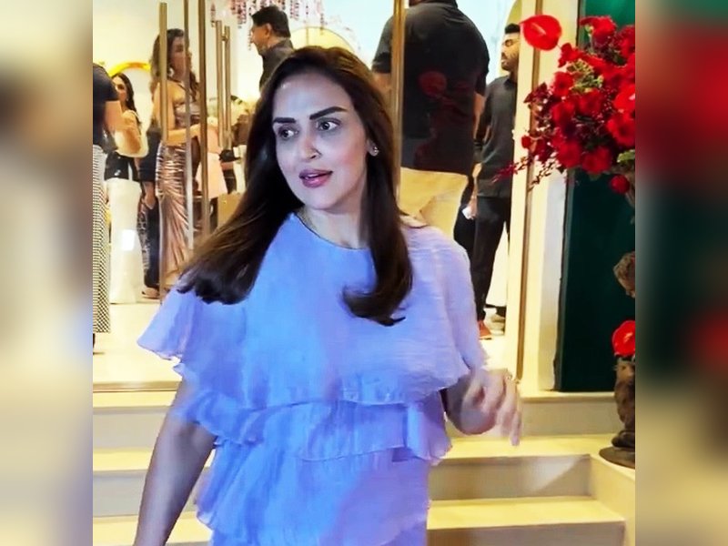 Esha Deol brings Met Gala to ‘Aamchi Mumbai’ with a humourous twist